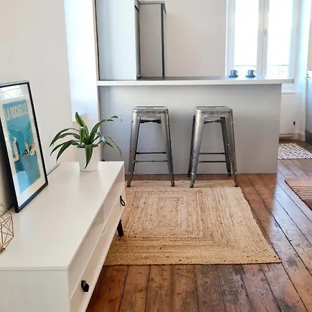 T2 Renove A 2 Pas Du Port Et De La *