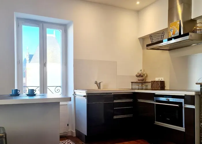 T2 Renove A 2 Pas Du Port Et De La * La Rochelle (Charente-Maritime)