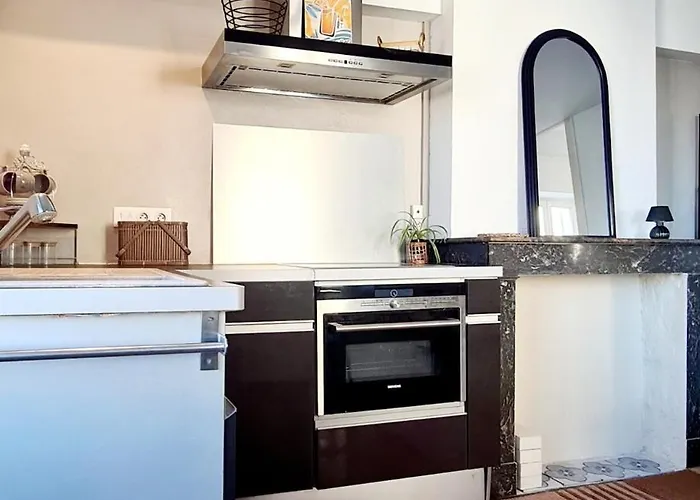 Apartment T2 Renove A 2 Pas Du Port Et De La